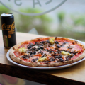 Casa Nostra Pizza Spot, Dining
